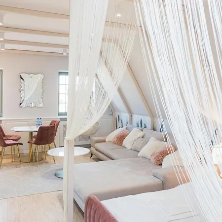 아파트 Magiczne Gniazdko Na Samym Rynku 브로츠와프