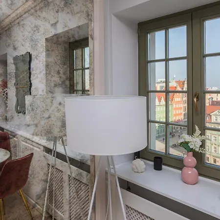 Magiczne Gniazdko Na Samym Rynku