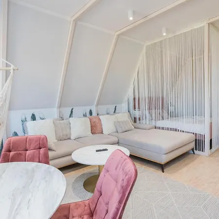 Magiczne Gniazdko Na Samym Rynku