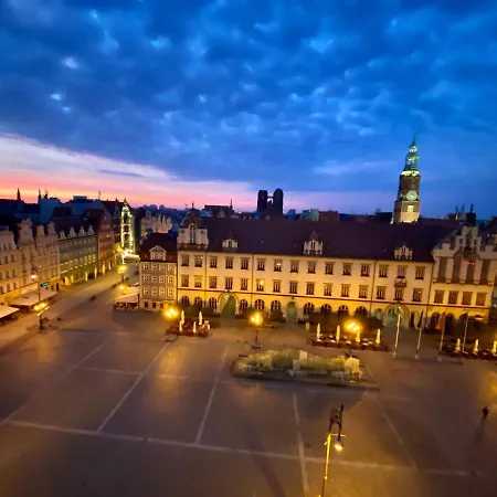 Magiczne Gniazdko Na Samym Rynku Vratislav
