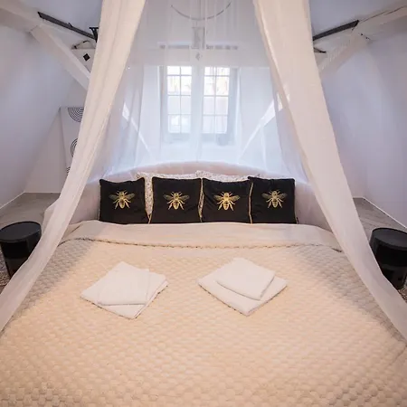 Magiczne Gniazdko Na Samym Rynku *