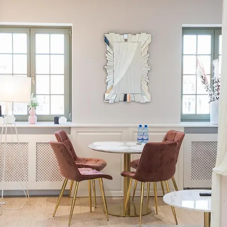 Magiczne Gniazdko Na Samym Rynku *