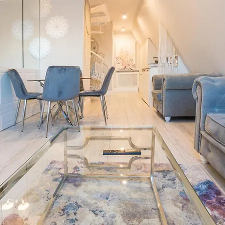 Magiczne Gniazdko Na Samym Rynku * ヴロツワフ